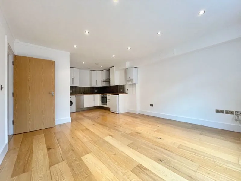 Holloway Road, London N7 8DD, photo 3