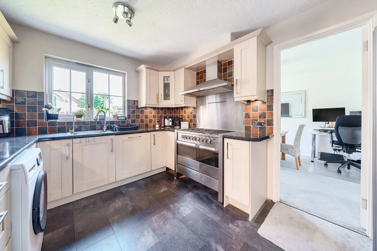 Eltham Avenue, Cippenham, SL1, photo 14