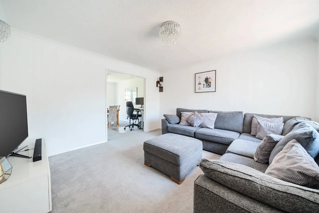 Eltham Avenue, Cippenham, SL1, photo 2