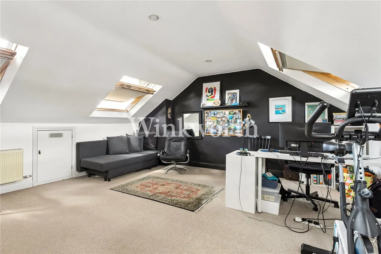Hazelwood Lane, London, N13, photo 16