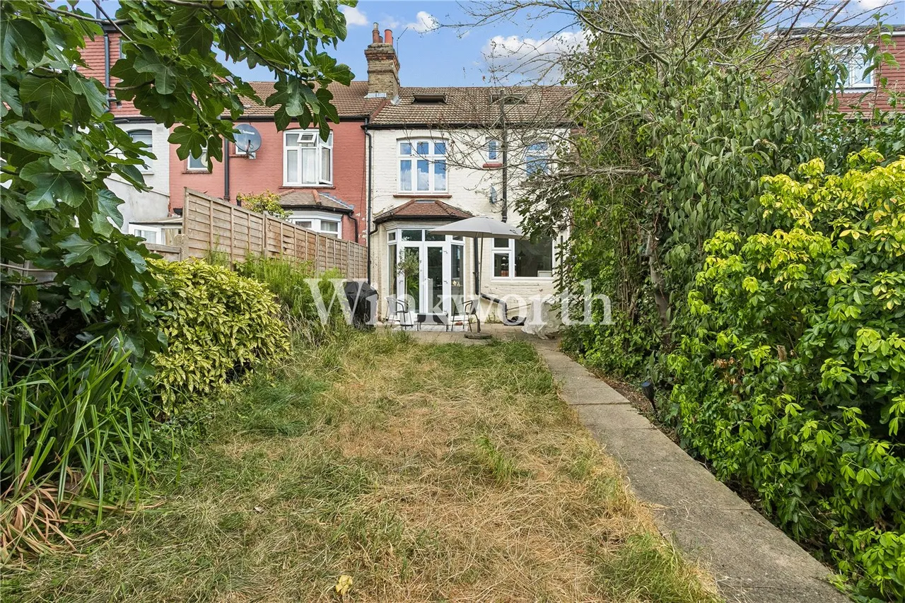 Hazelwood Lane, London, N13, photo 17