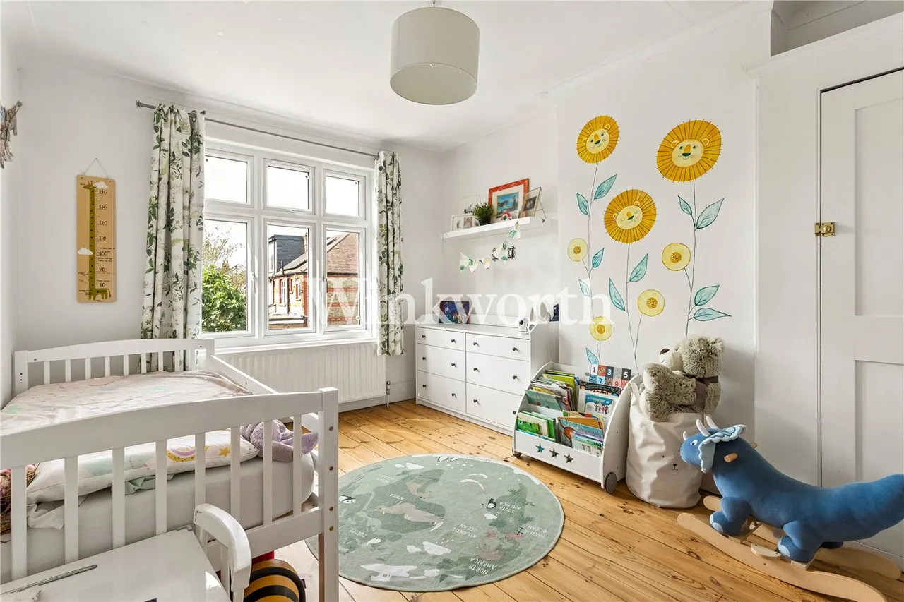 Hazelwood Lane, London, N13, photo 10