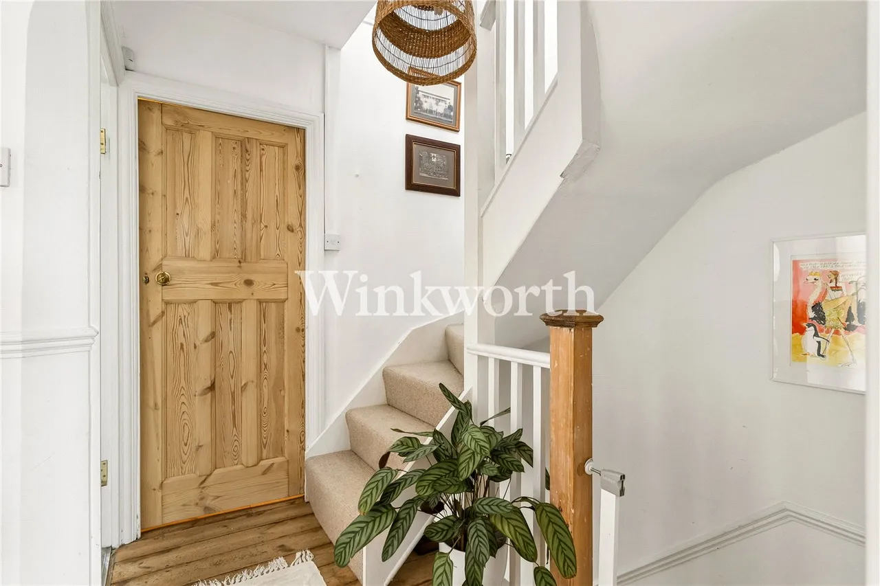 Hazelwood Lane, London, N13, photo 13