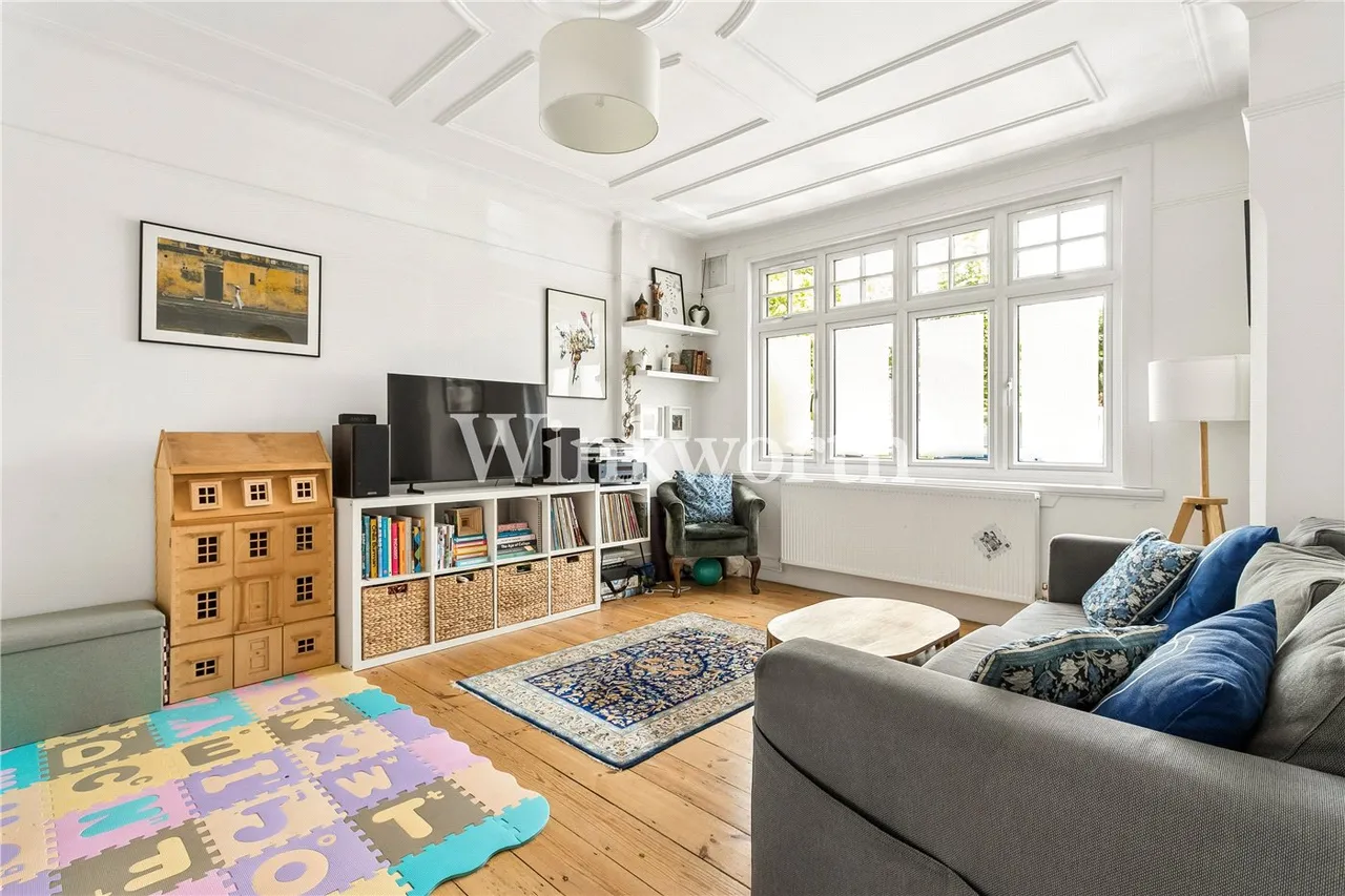 Hazelwood Lane, London, N13, photo 4