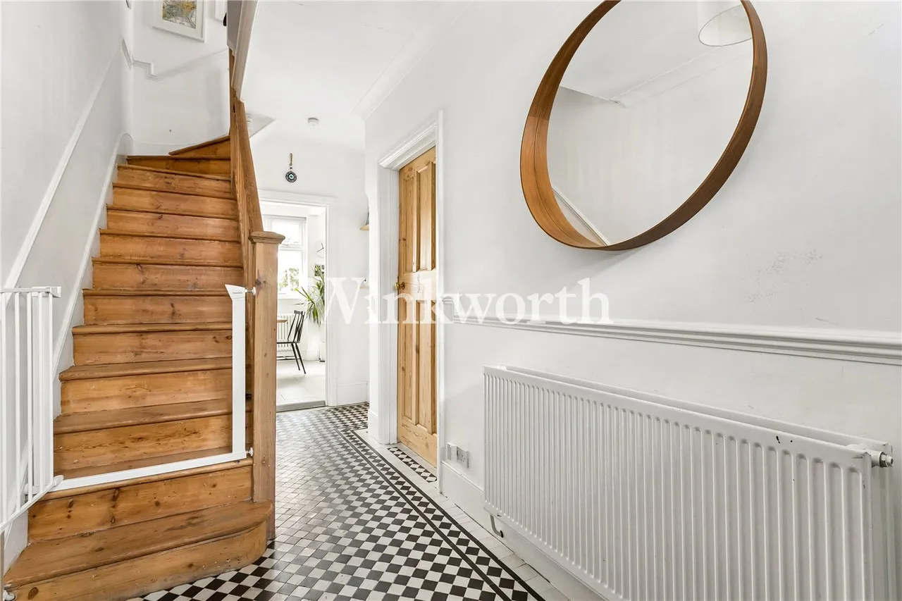Hazelwood Lane, London, N13, photo 8