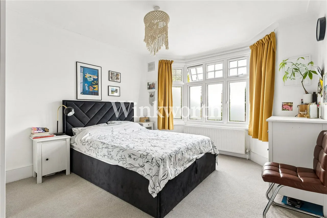 Hazelwood Lane, London, N13, photo 9