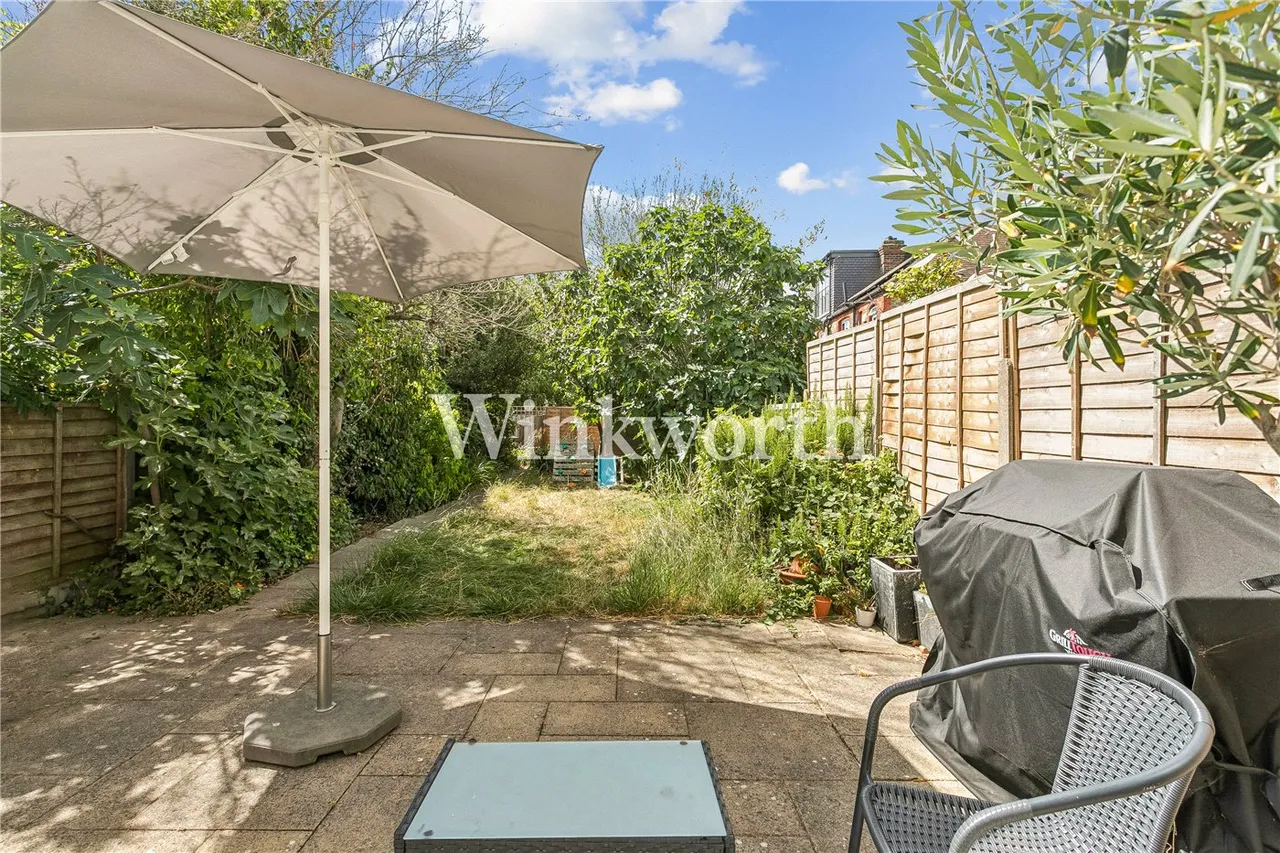 Hazelwood Lane, London, N13, photo 3