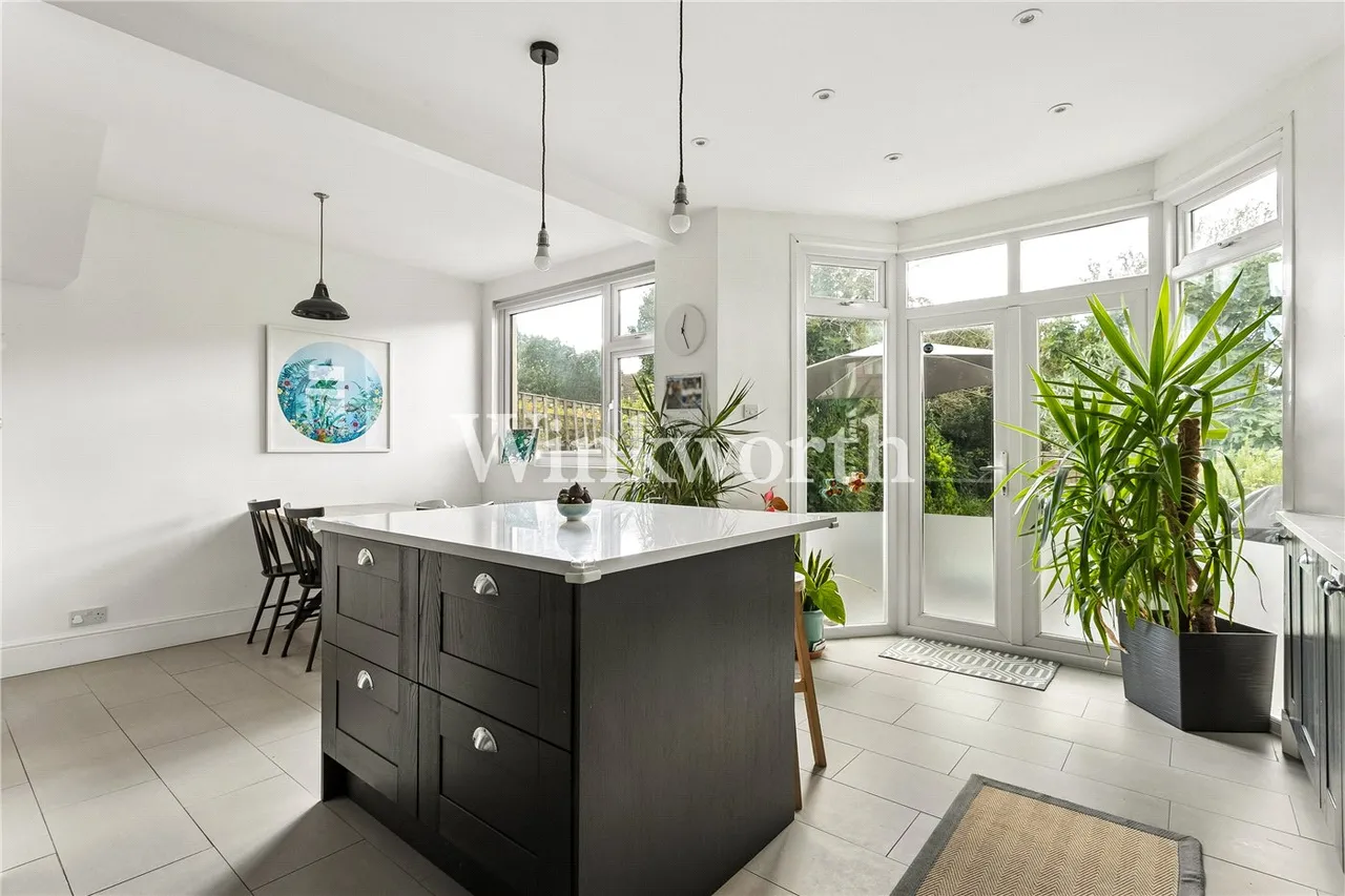 Hazelwood Lane, London, N13, photo 6