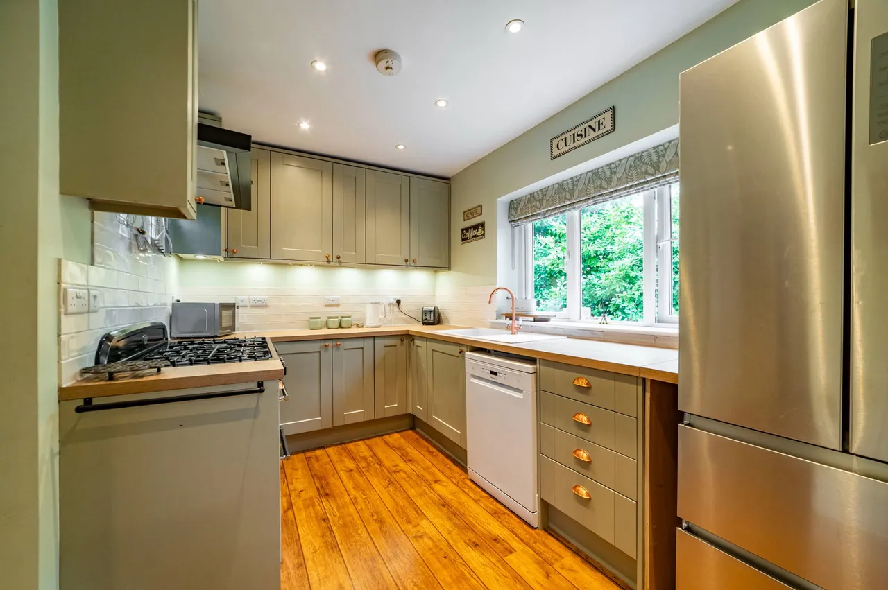 King Street, Dukinfield, SK16, photo 10