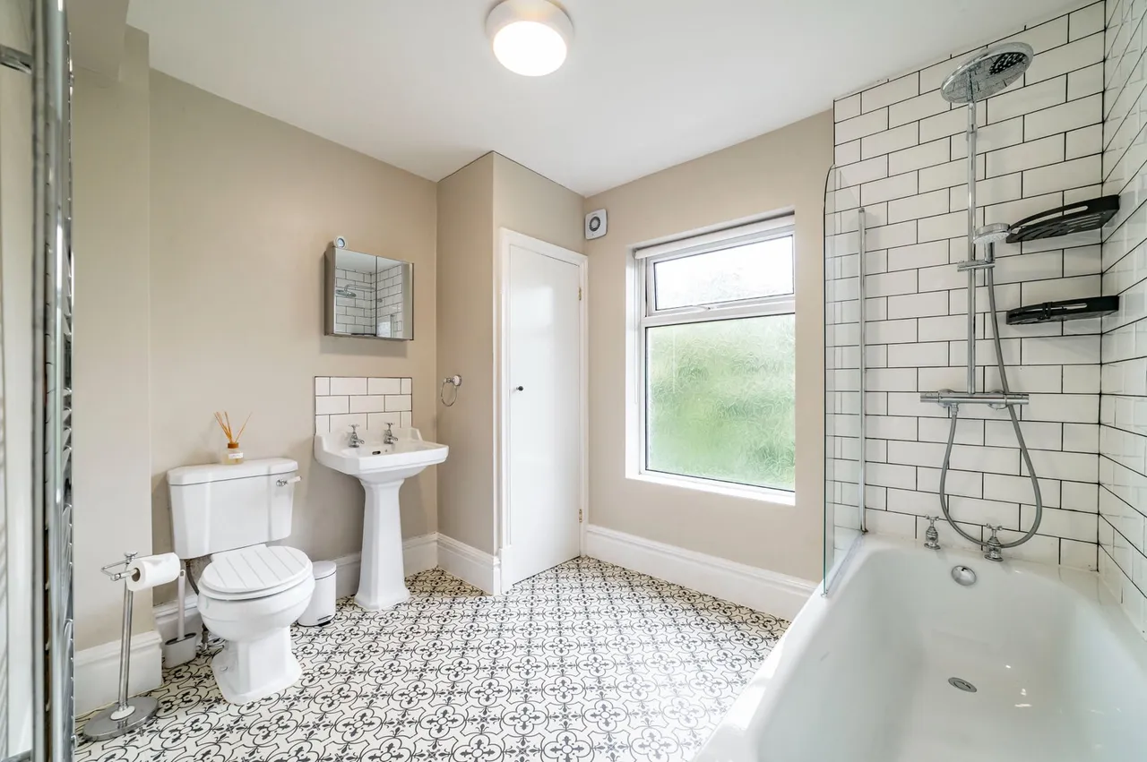 King Street, Dukinfield, SK16, photo 25
