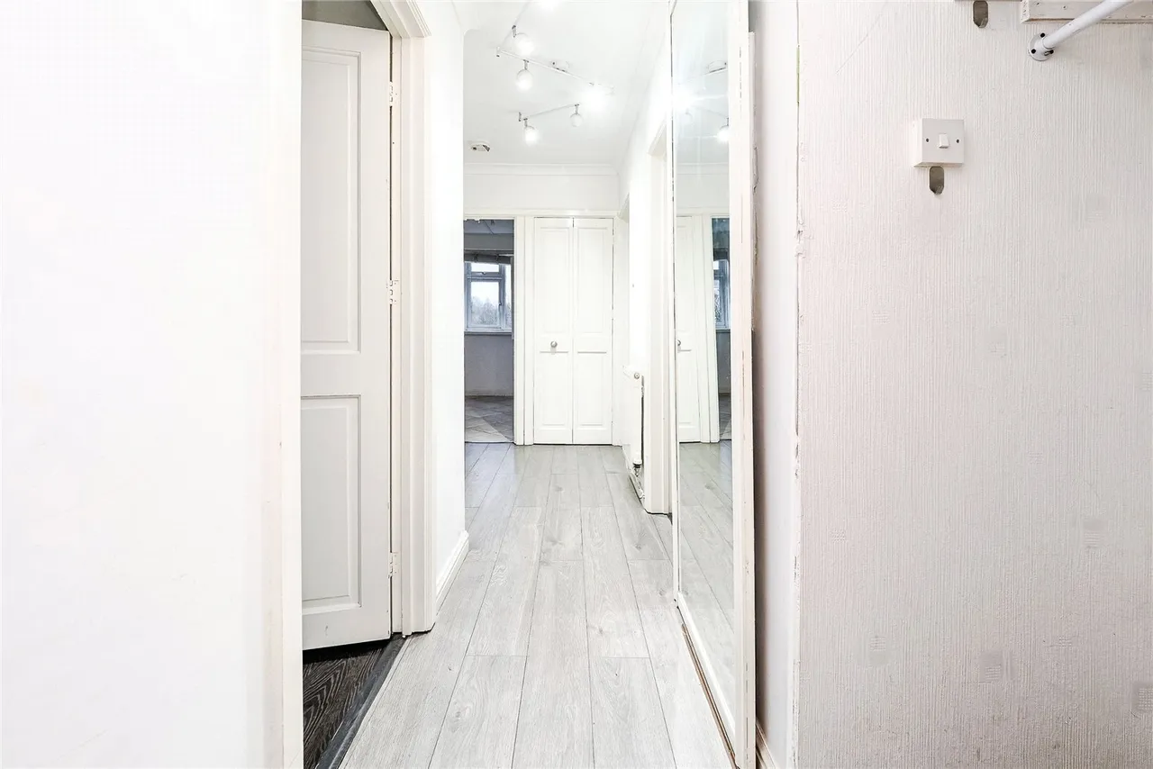 Claybury Broadway, Ilford, IG5, photo 8