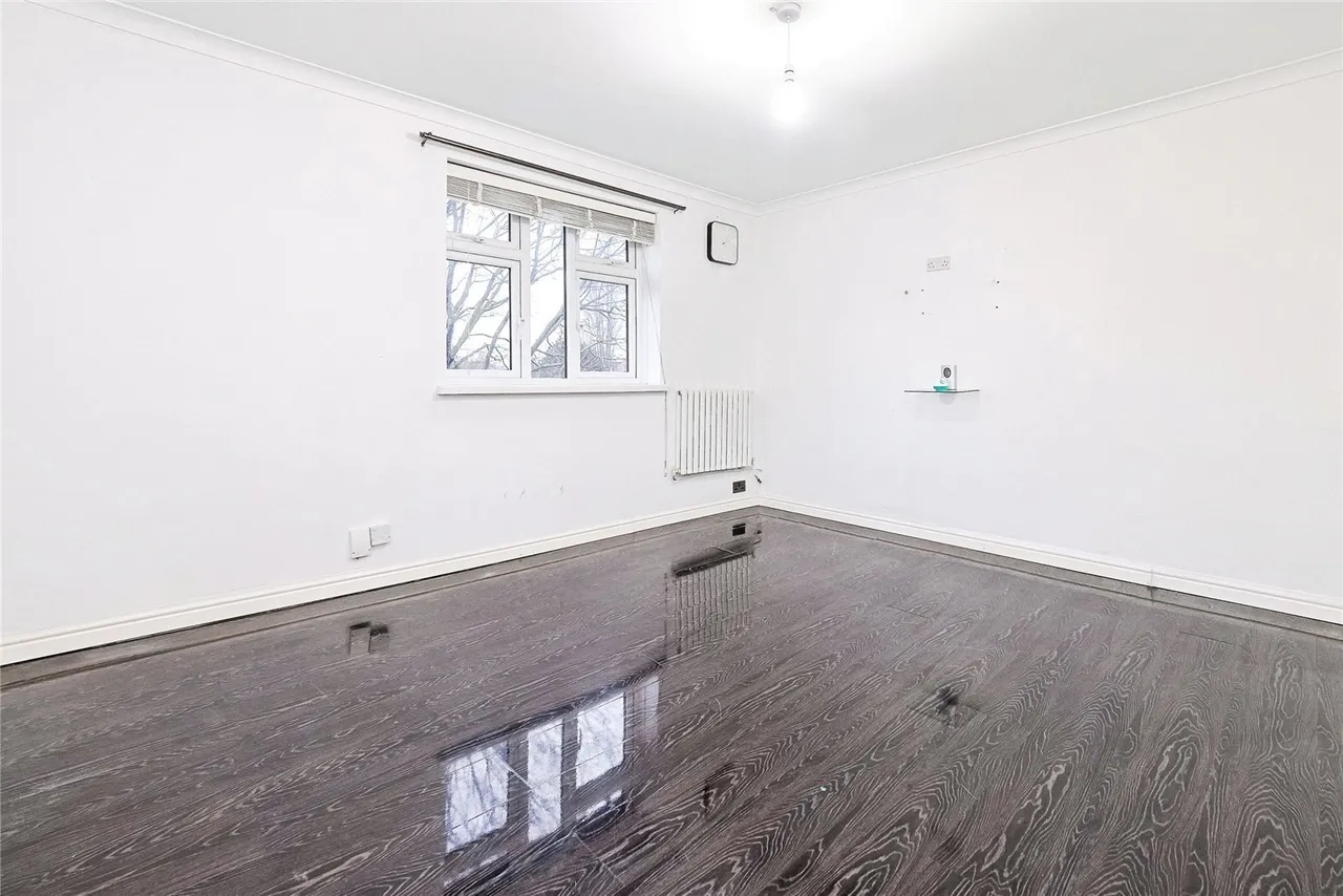 Claybury Broadway, Ilford, IG5, photo 10