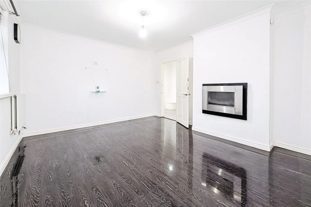 Claybury Broadway, Ilford, IG5, photo 3