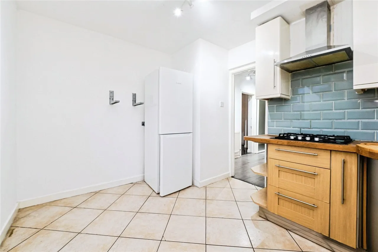 Claybury Broadway, Ilford, IG5, photo 6