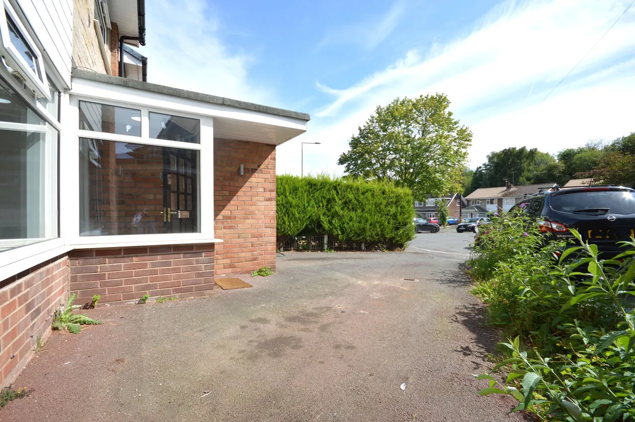 Aspen Close, Stockport, photo 25