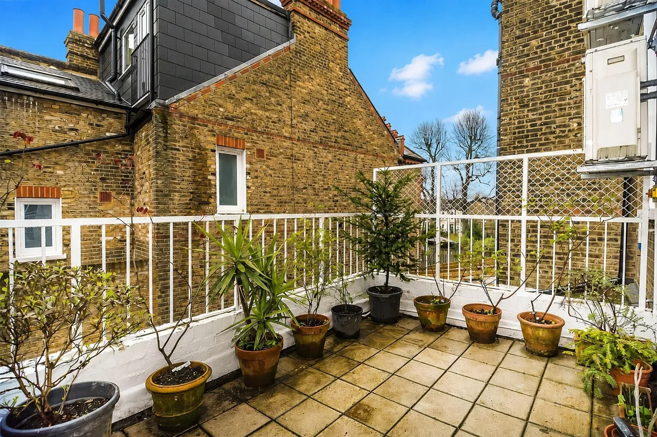 Clapham Common North Side, London, SW4, photo 7
