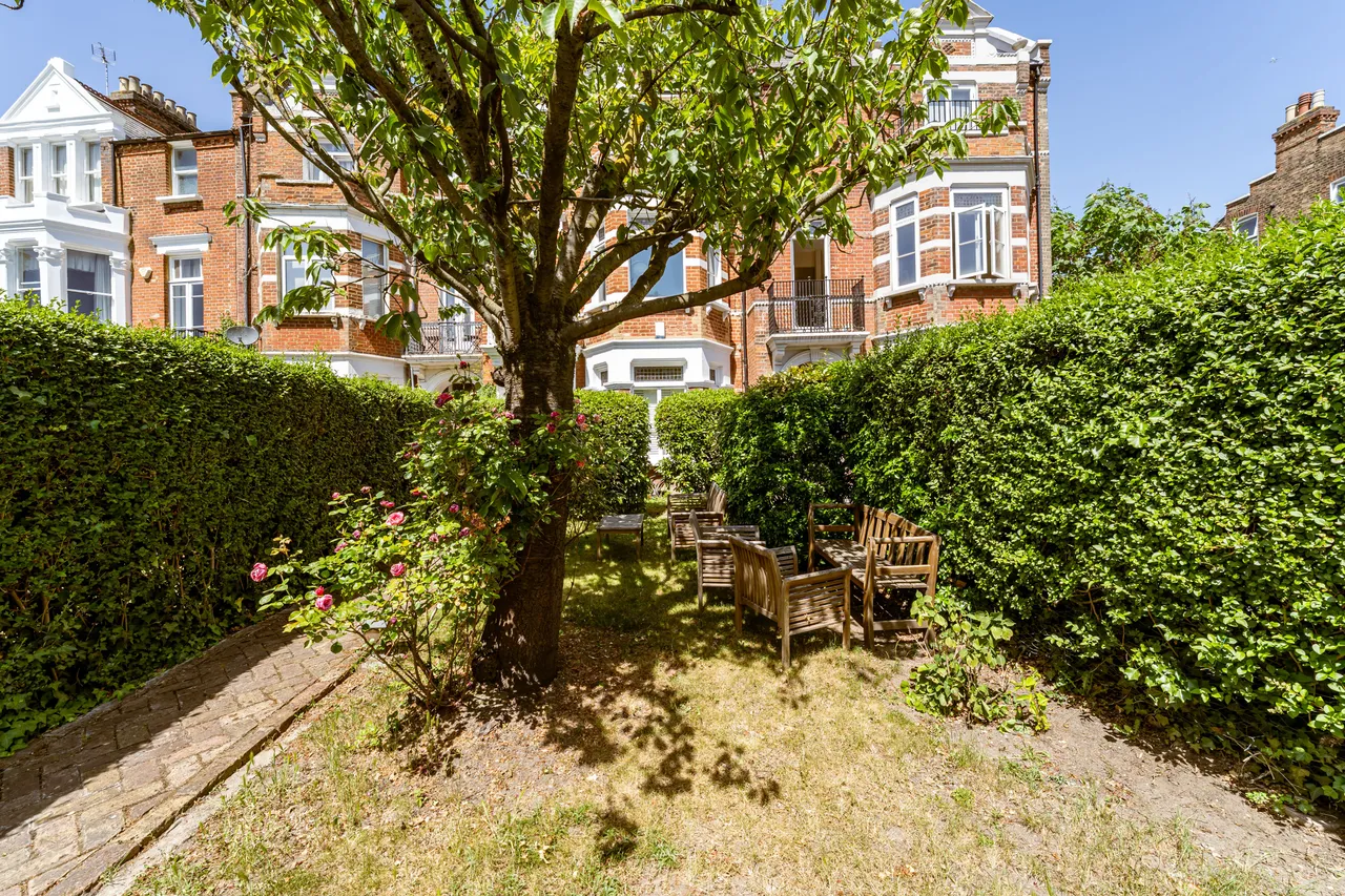 Clapham Common North Side, London, SW4, photo 12