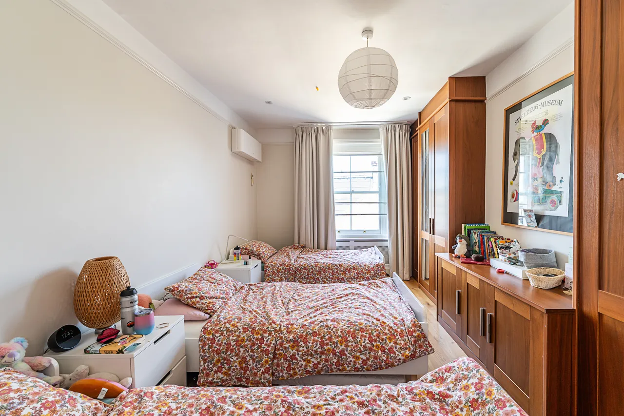 Clapham Common North Side, London, SW4, photo 8
