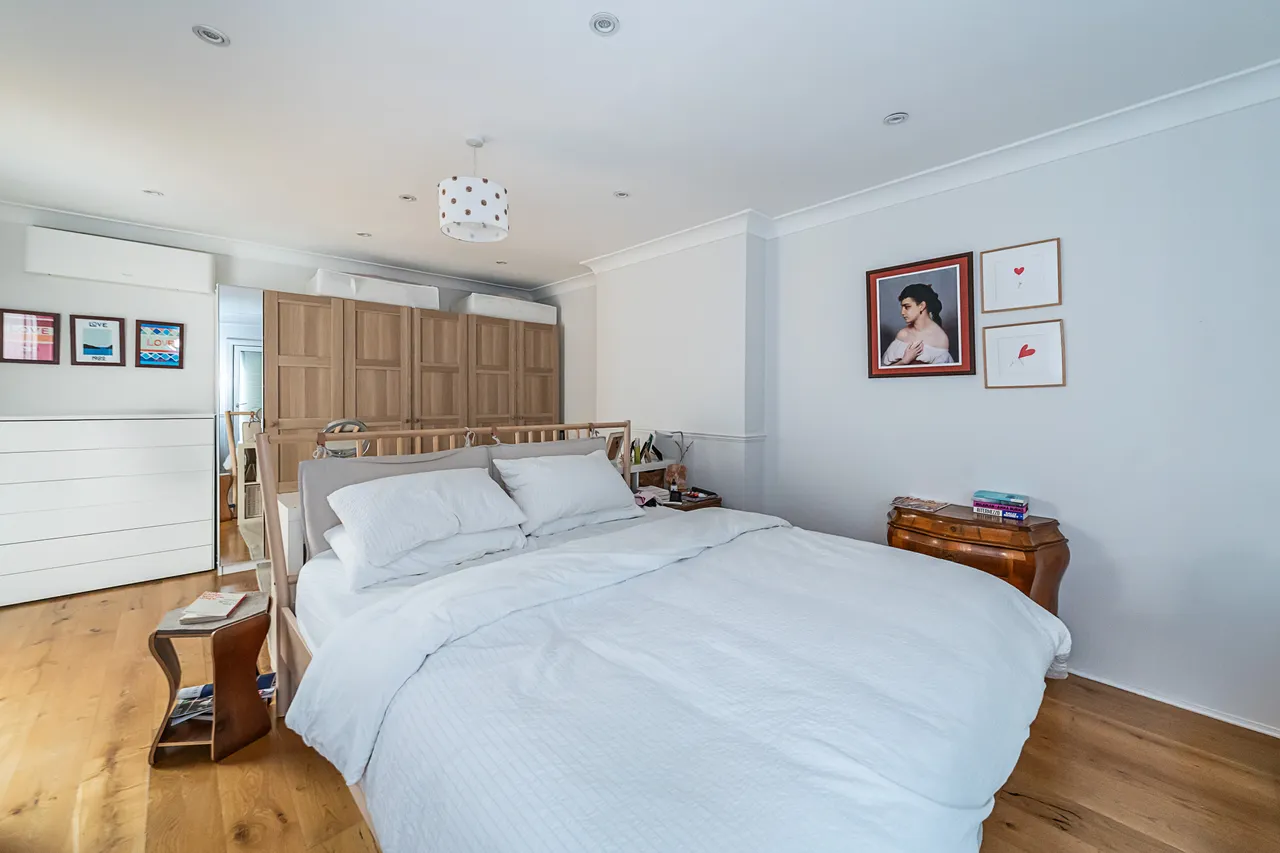 Clapham Common North Side, London, SW4, photo 6