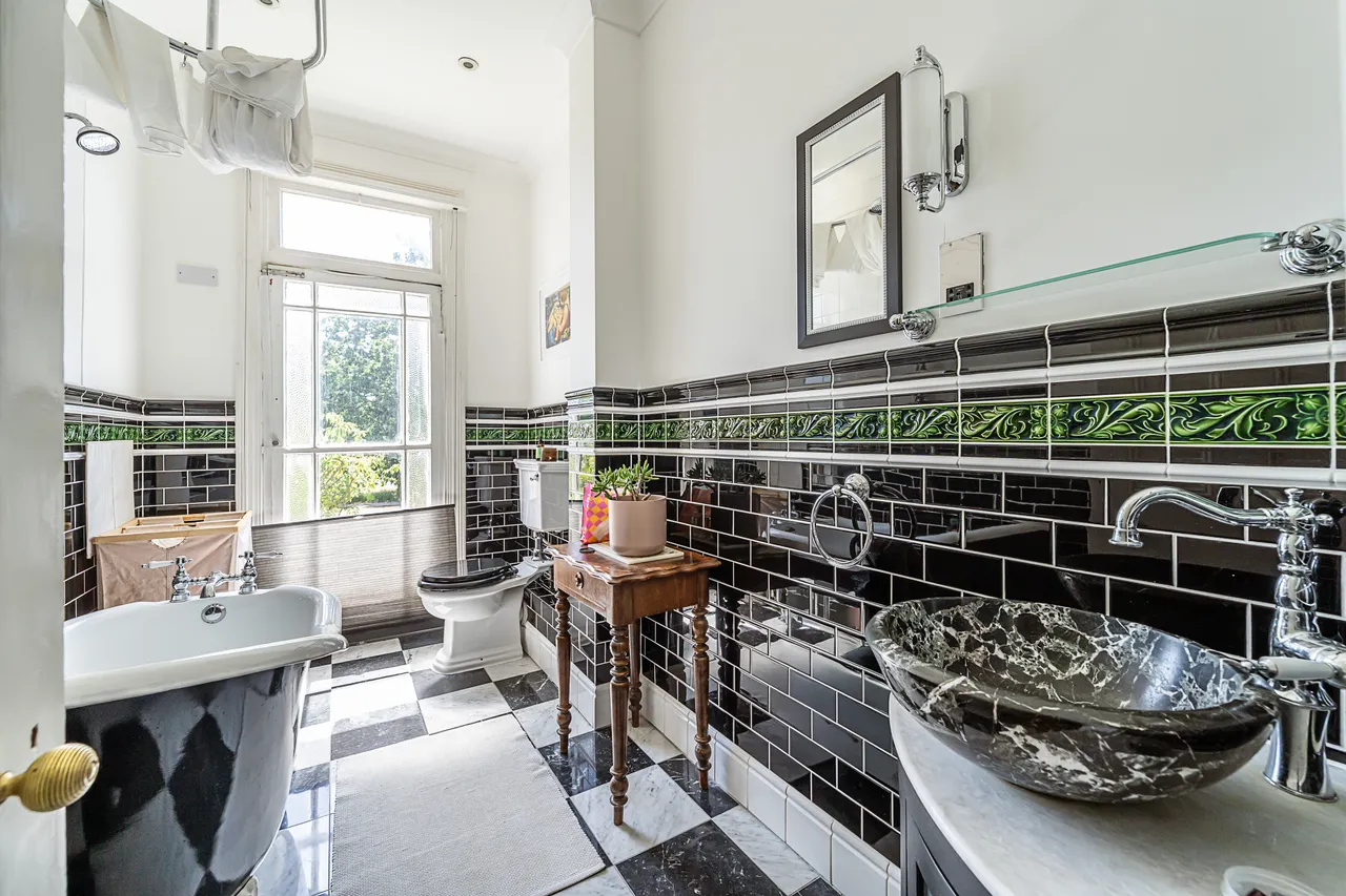 Clapham Common North Side, London, SW4, photo 9