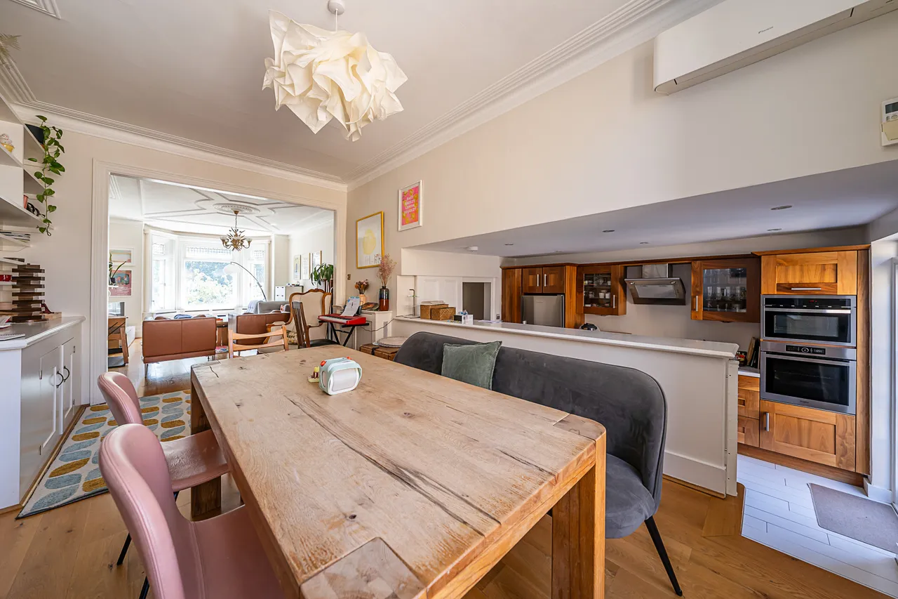 Clapham Common North Side, London, SW4, photo 5