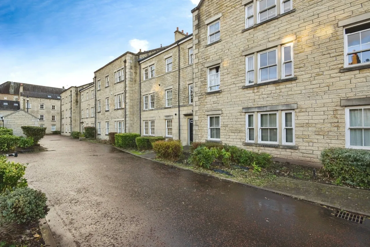 2 bed flat to rent, Fenton Street, LA1