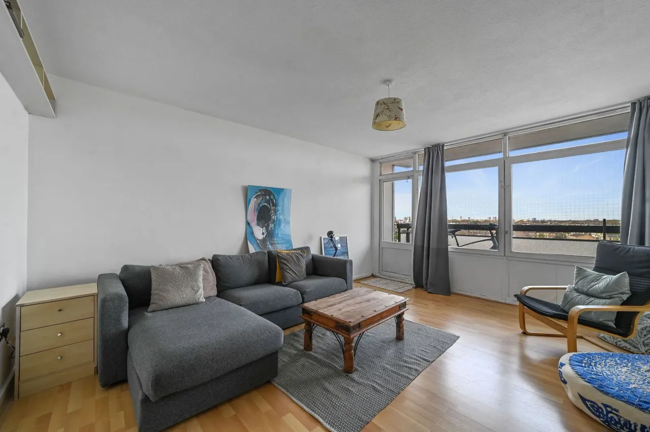 2 bed flat for sale — Daubeney Road, Landmark Heights, E5
