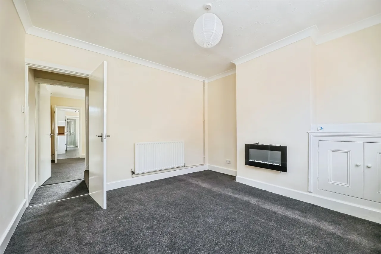 Carlingford Road, Hucknall, NG15, photo 13