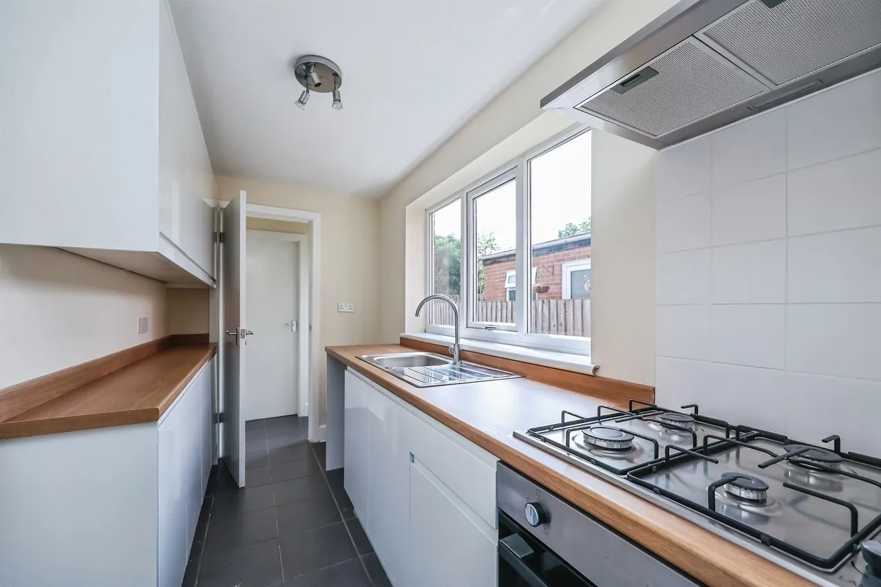 Carlingford Road, Hucknall, NG15, photo 5