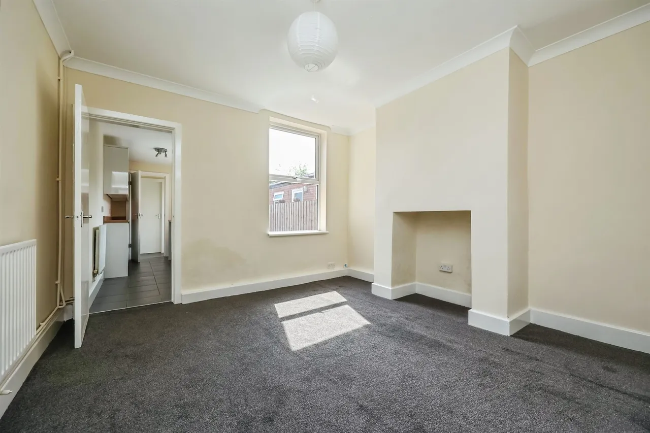 Carlingford Road, Hucknall, NG15, photo 4