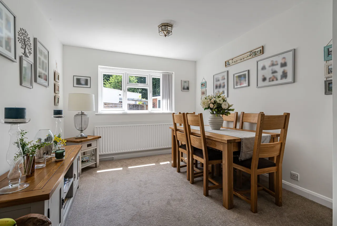 Downsview Close, Downside, KT11, photo 5