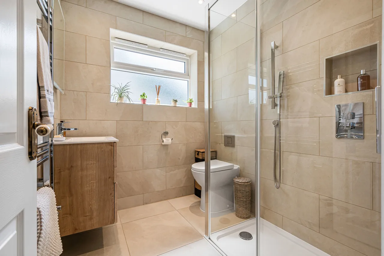 Downsview Close, Downside, KT11, photo 7