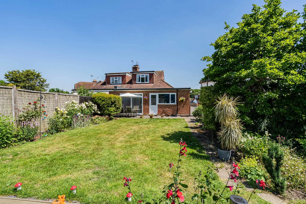 Downsview Close, Downside, KT11, photo 4