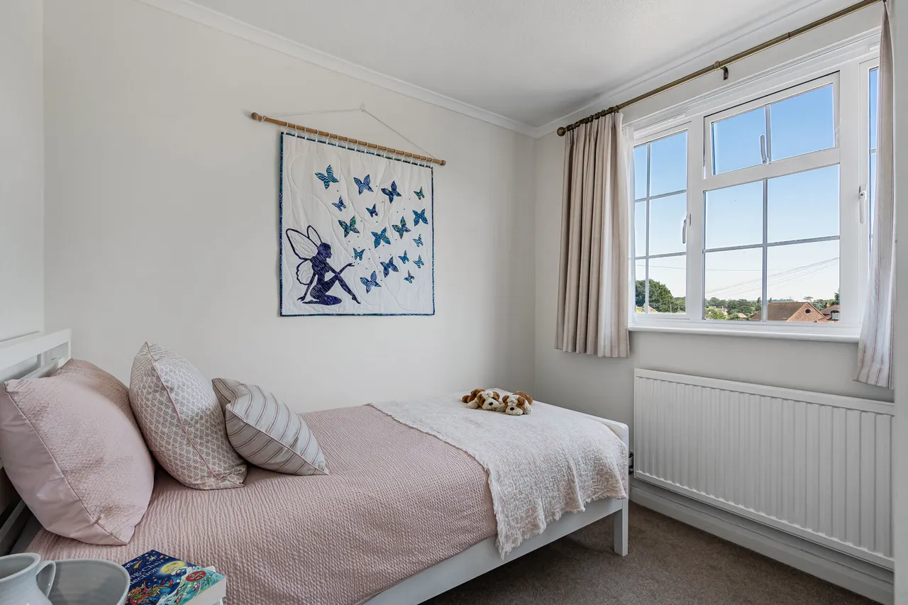 Downsview Close, Downside, KT11, photo 9