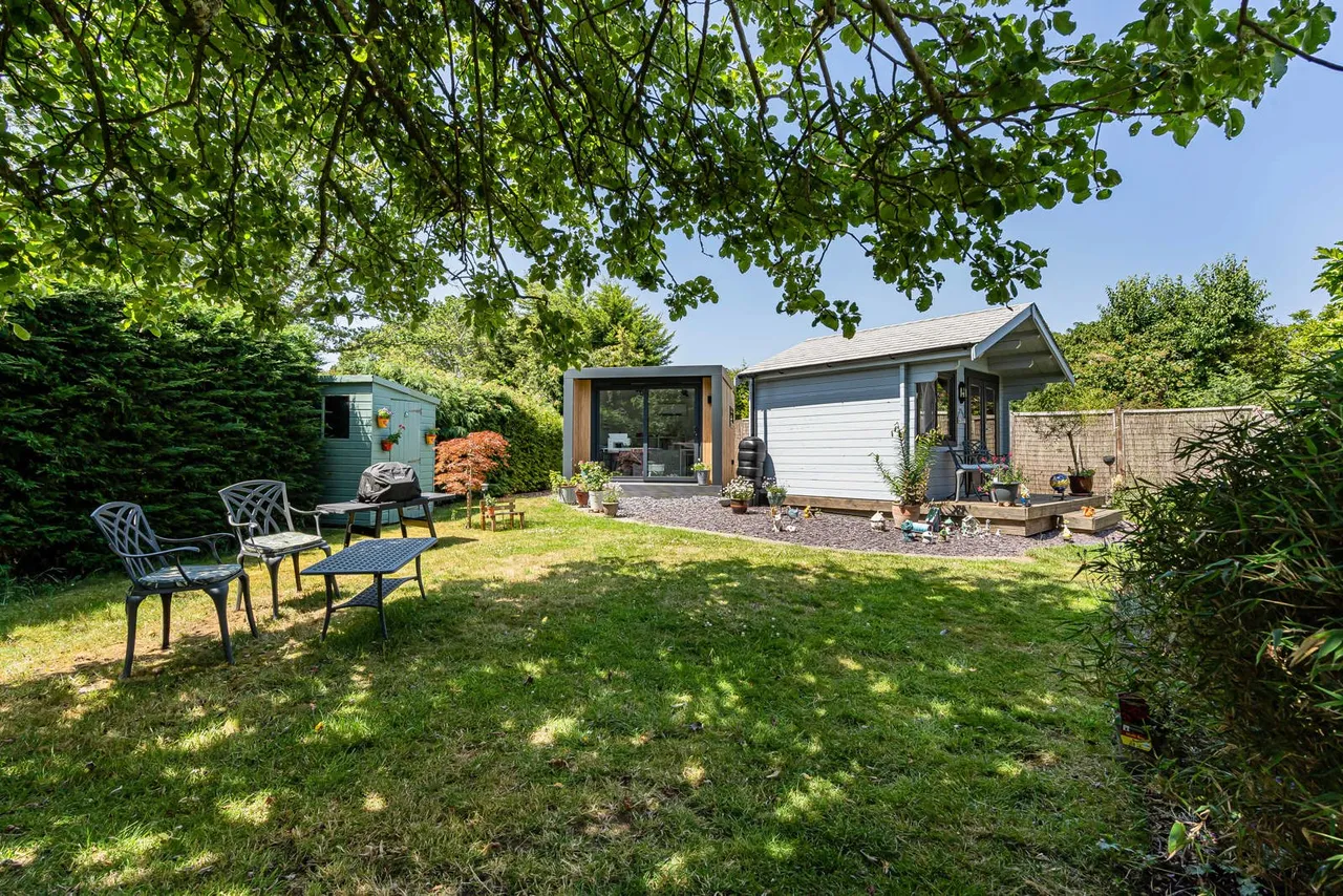 Downsview Close, Downside, KT11, photo 13