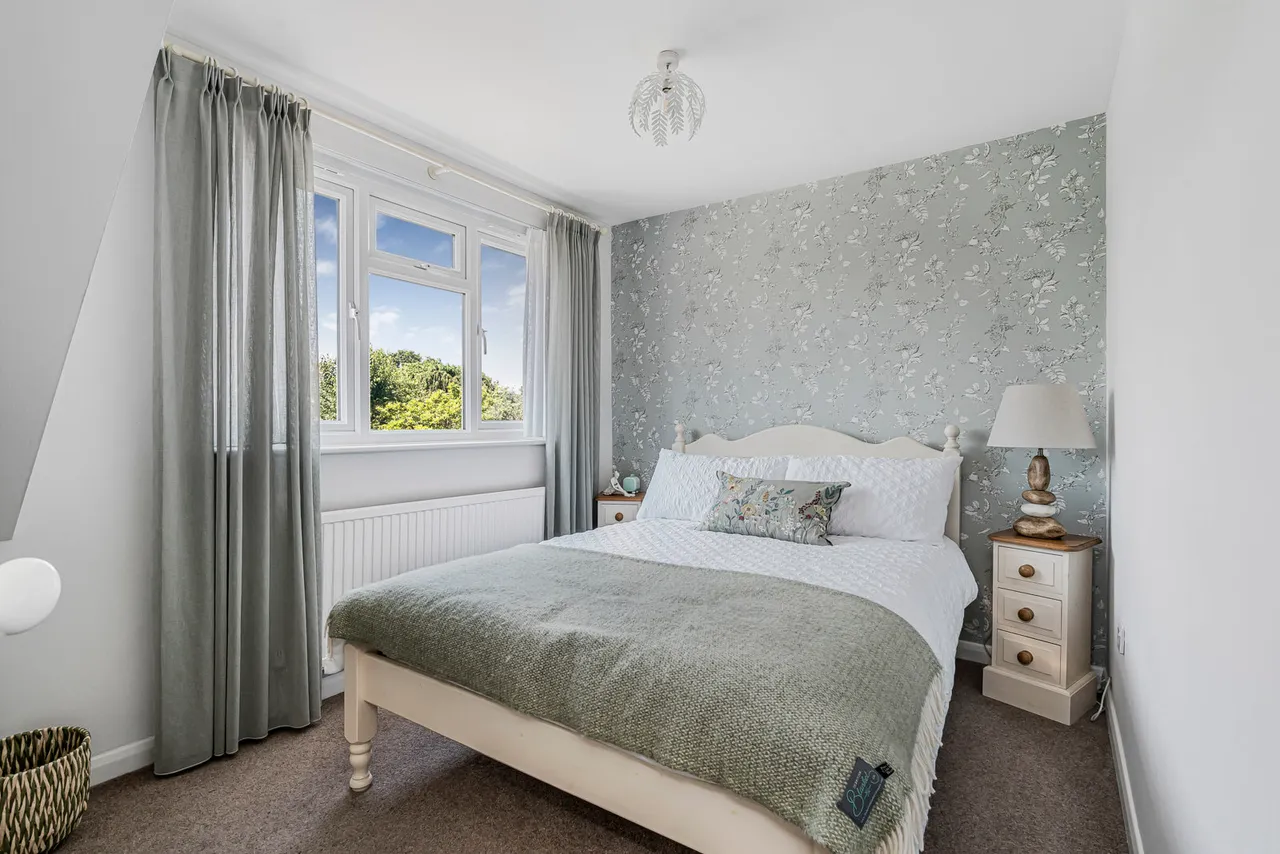 Downsview Close, Downside, KT11, photo 8