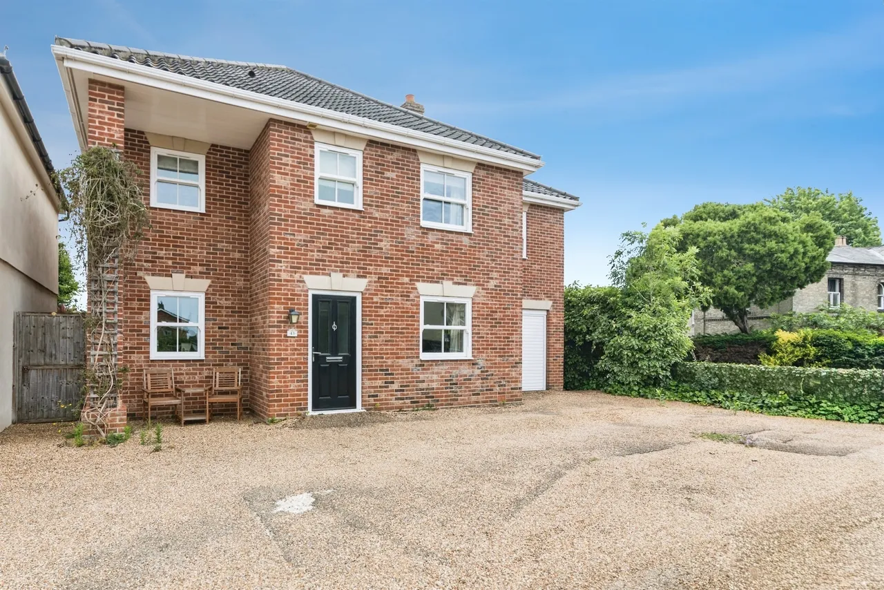 4 bed house for sale — Upper Olland Street, Bungay