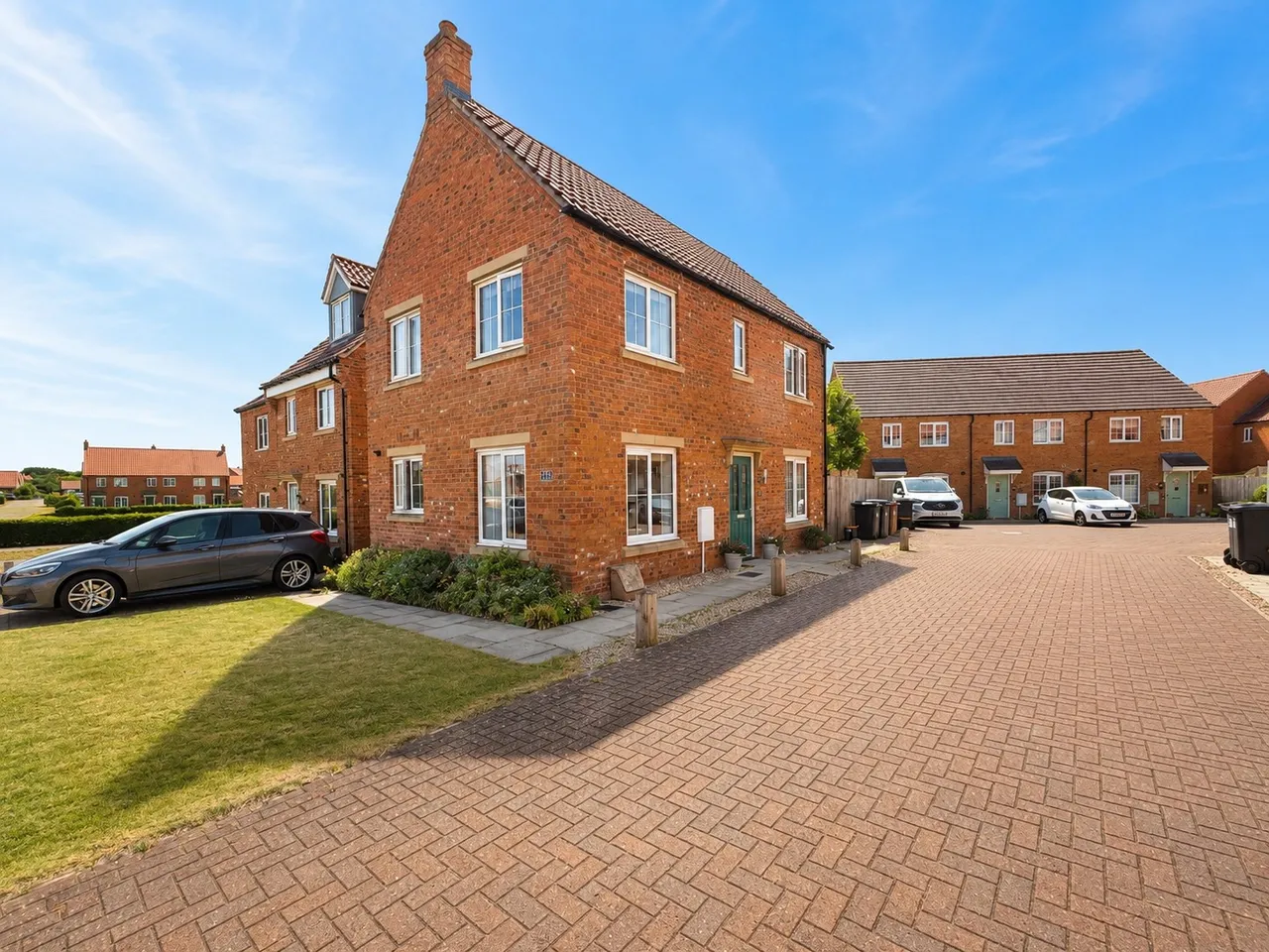 3 bed house for sale, Kirk Road, Branston, LN4