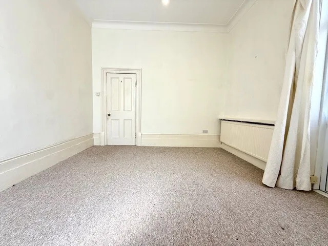 Clarendon Road, South Woodford, E18, photo 6