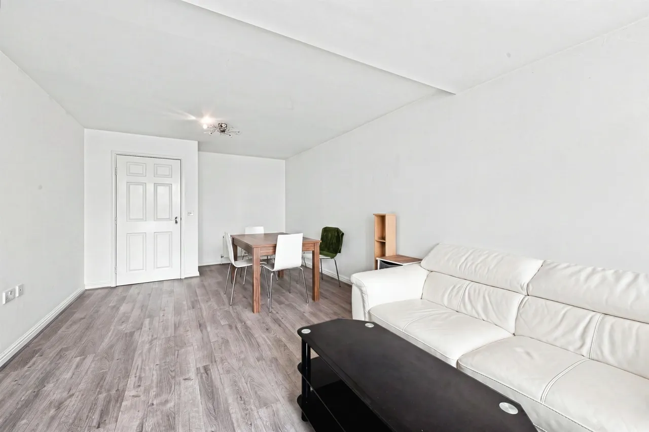 St. Crispin Drive, Northampton, photo 6