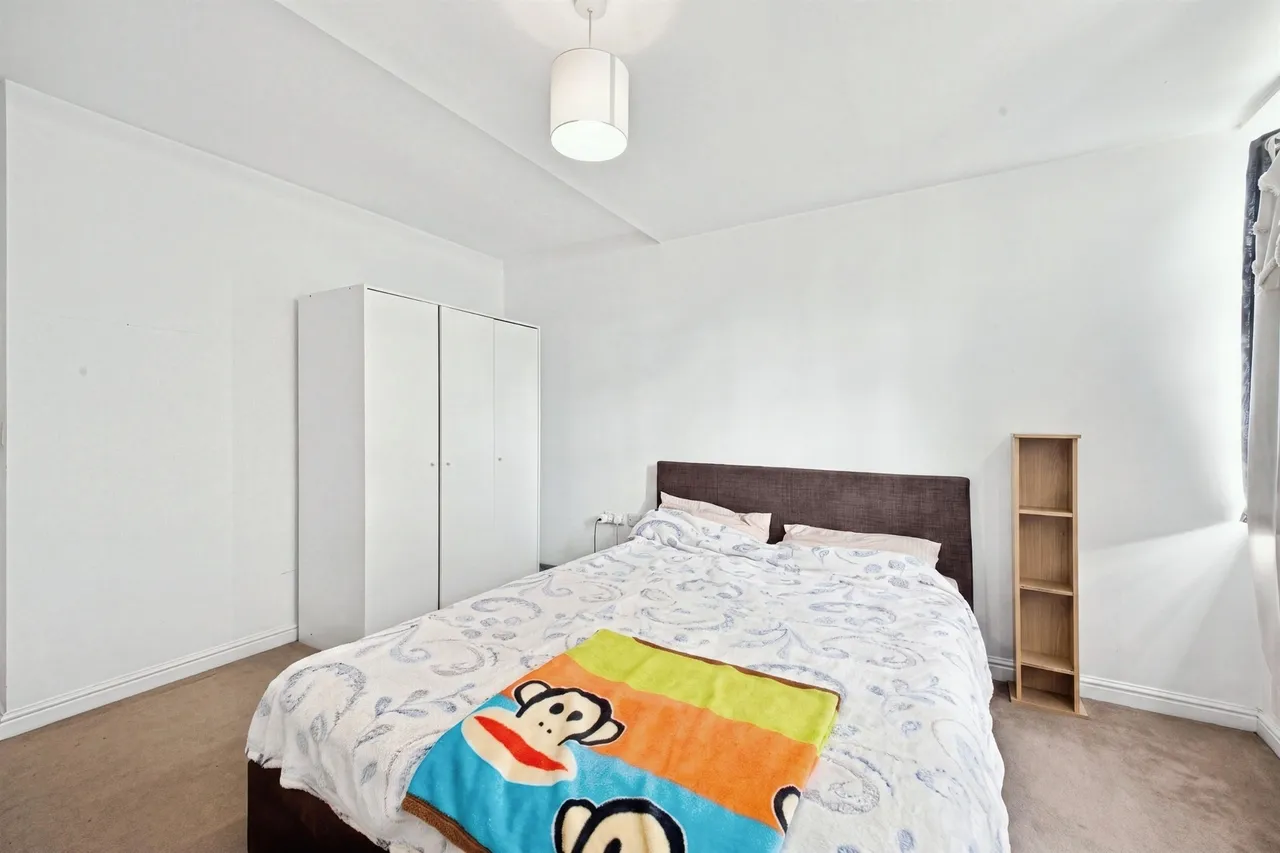 St. Crispin Drive, Northampton, photo 12