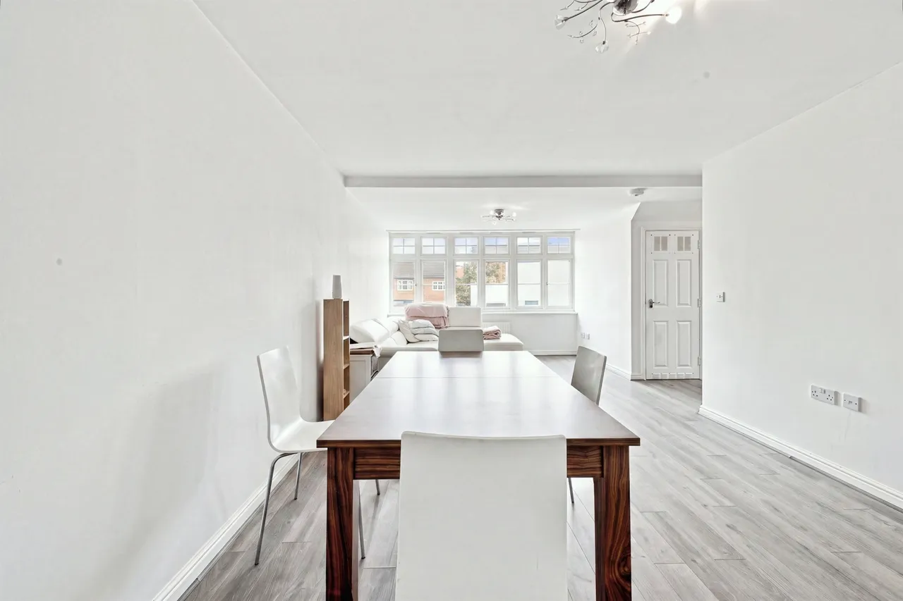 St. Crispin Drive, Northampton, photo 5