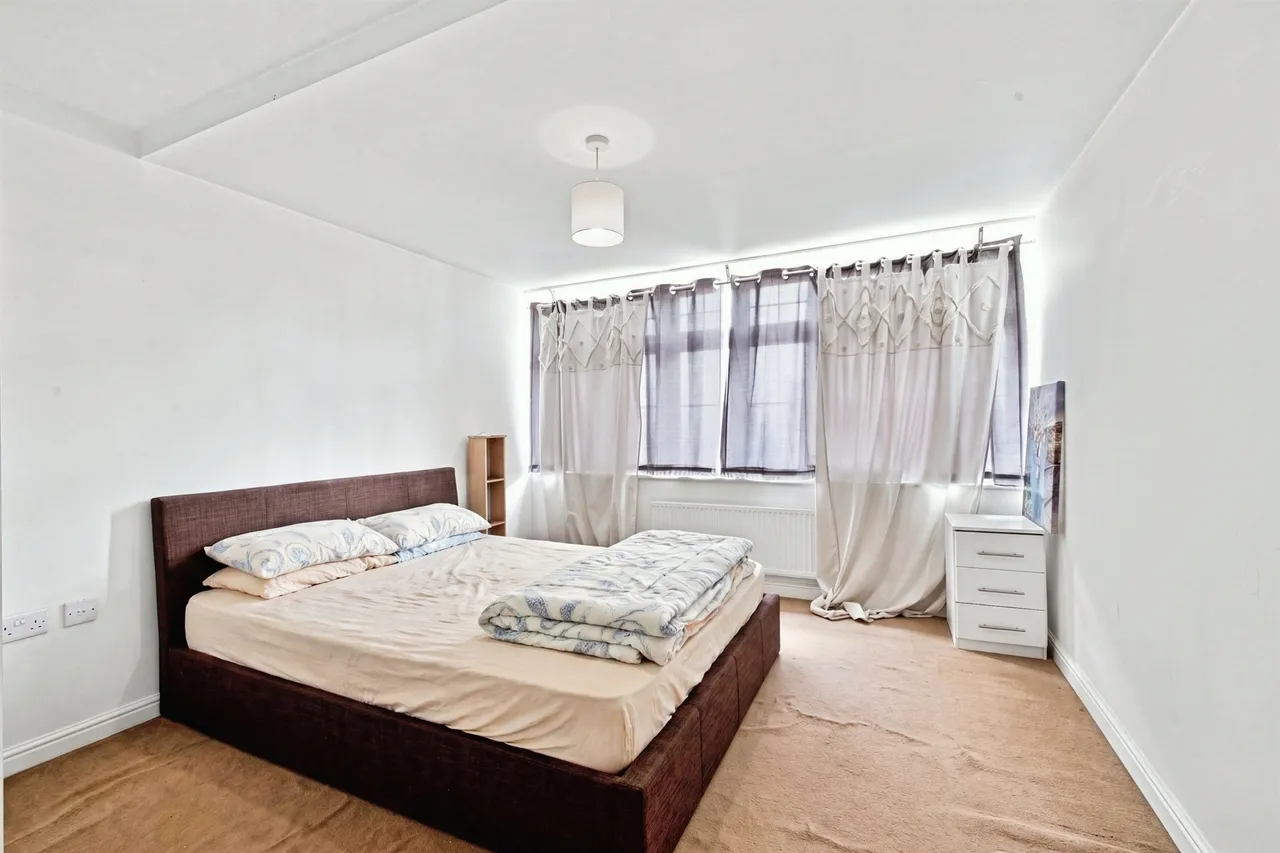 St. Crispin Drive, Northampton, photo 9