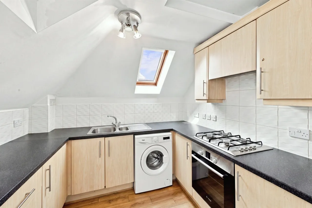 St. Crispin Drive, Northampton, photo 7
