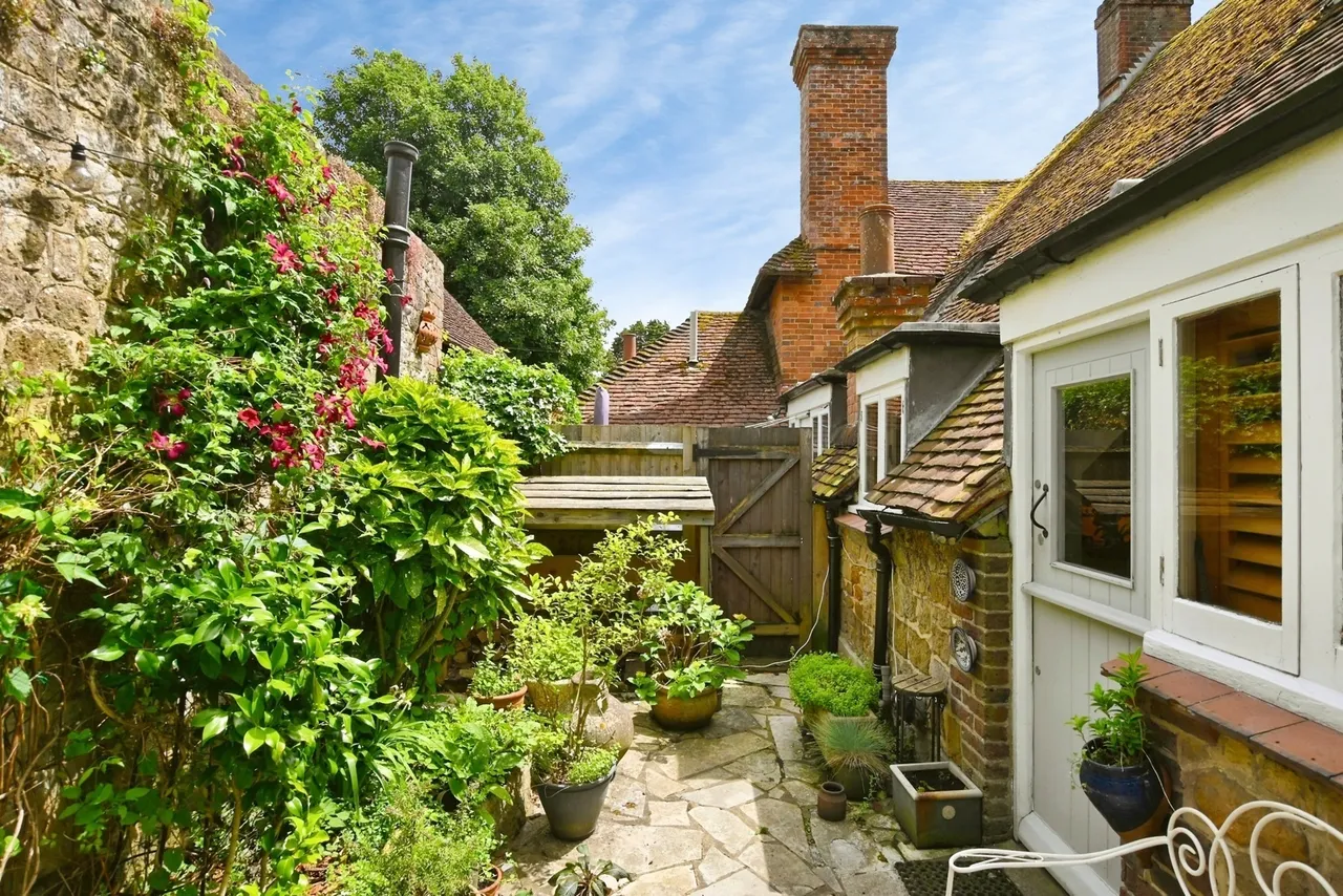 Easebourne Lane, Easebourne, GU29, photo 16