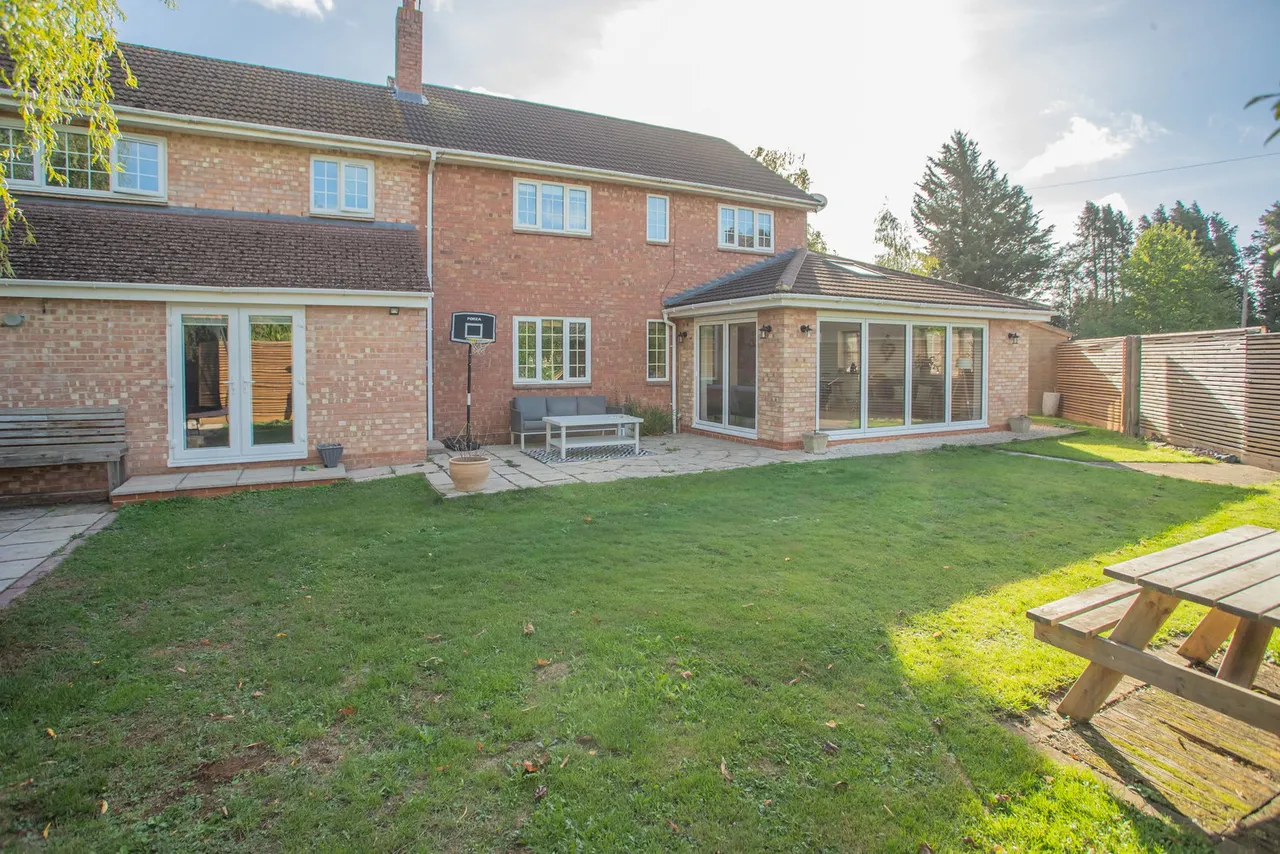 4 bed house for sale, The Firs, Kemble