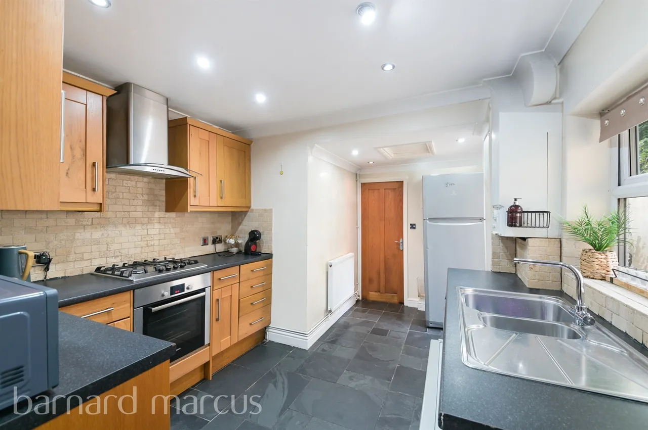 Beaconsfield Place, Epsom, KT17, photo 4