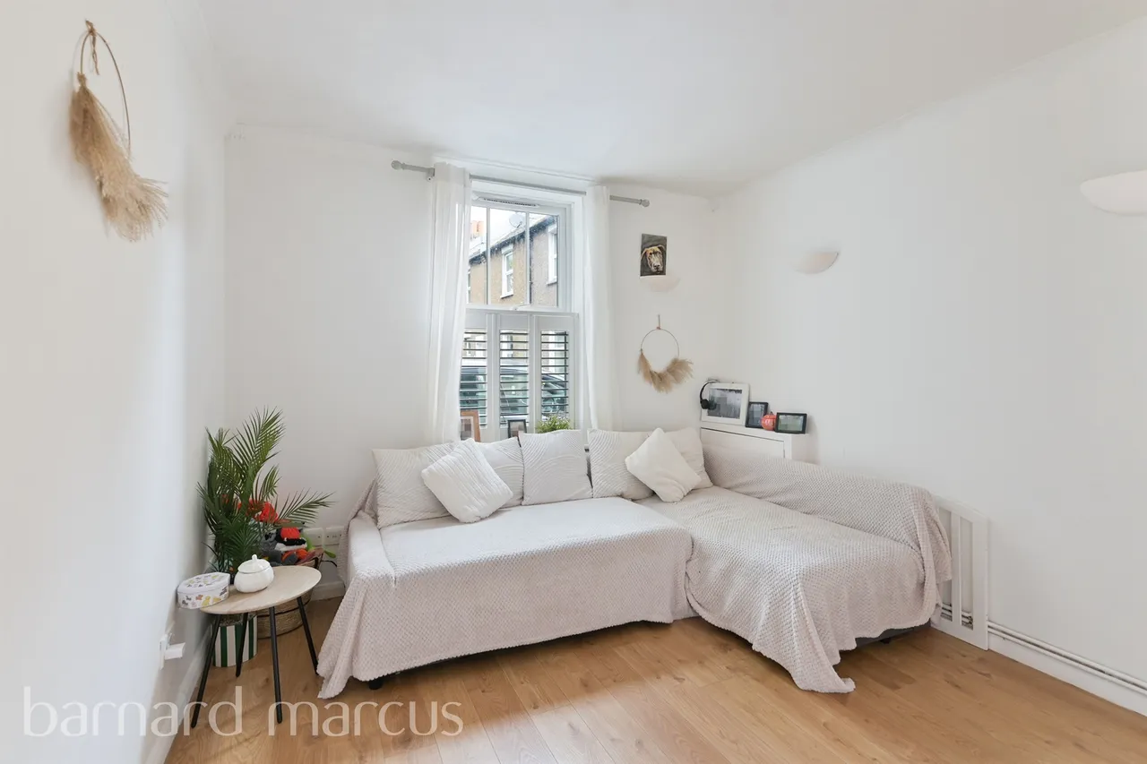 Beaconsfield Place, Epsom, KT17, photo 7