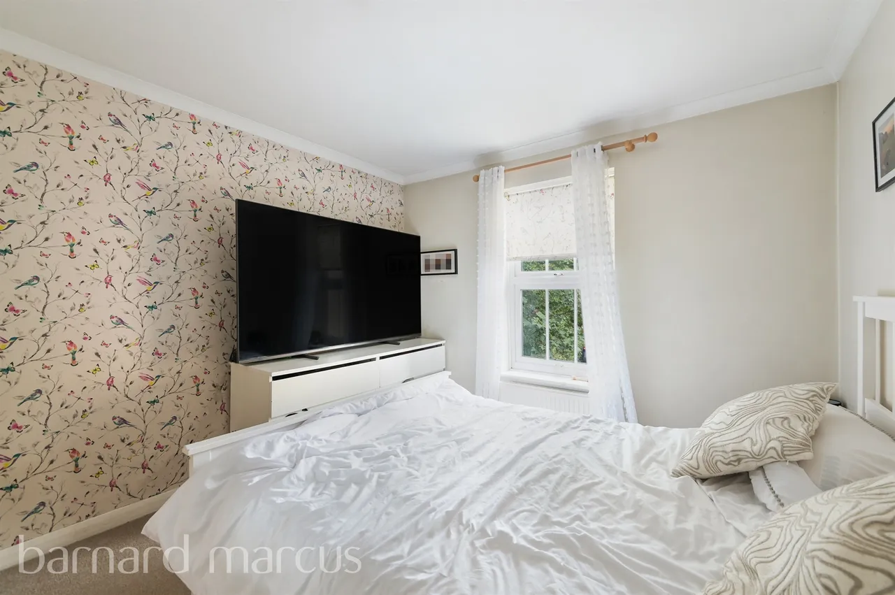 Beaconsfield Place, Epsom, KT17, photo 9