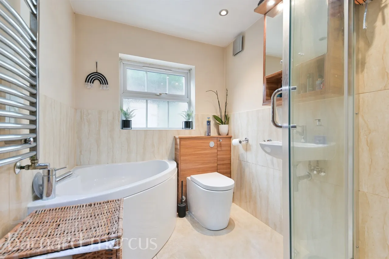 Beaconsfield Place, Epsom, KT17, photo 11